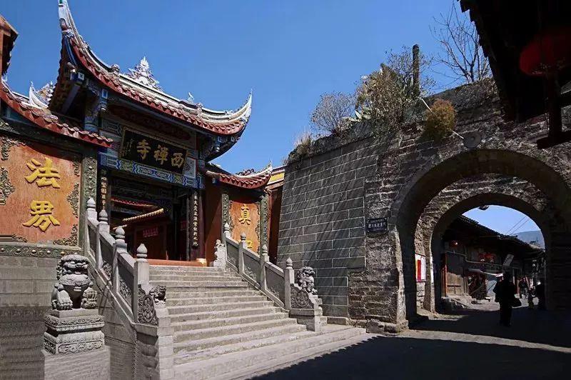 美人鱼游玩